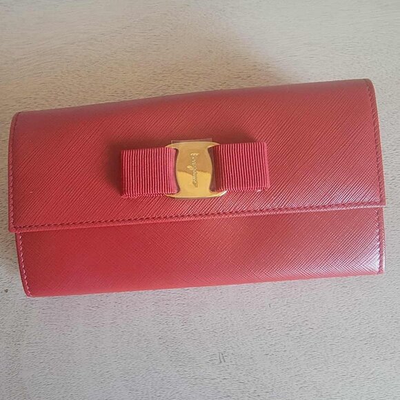 Salvatore Ferragamo Vara Long Wallet - Picture 4 of 9